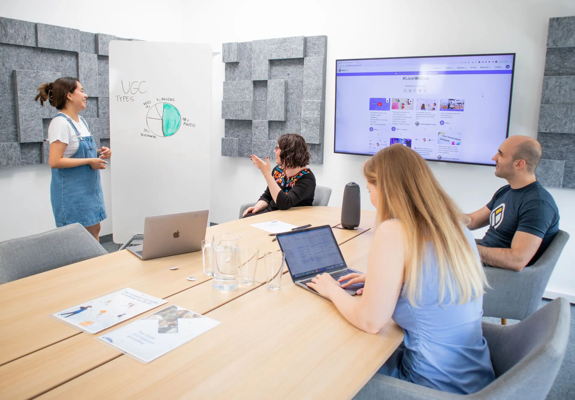 meeting room LED WALL
