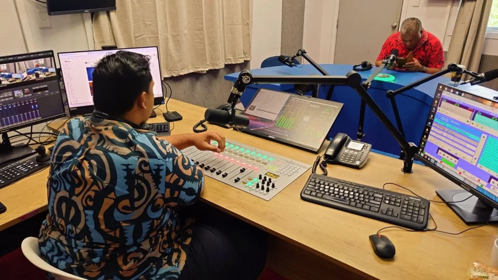 radio room System at MMG Communications, Radio2AP, Samoa_11zon