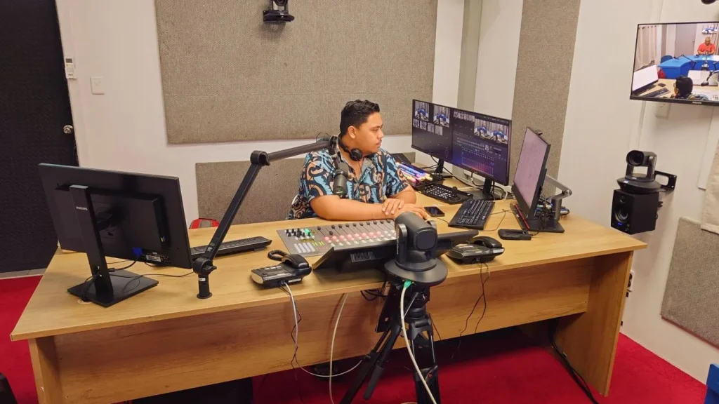 Visual Radio System at MMG Communications_11zon